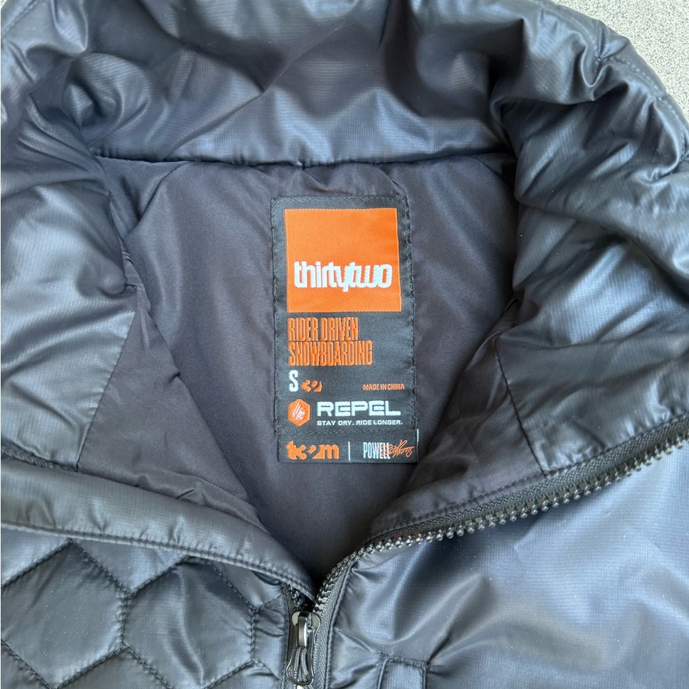 32 Puffy Jacket - Picture 4 of 4